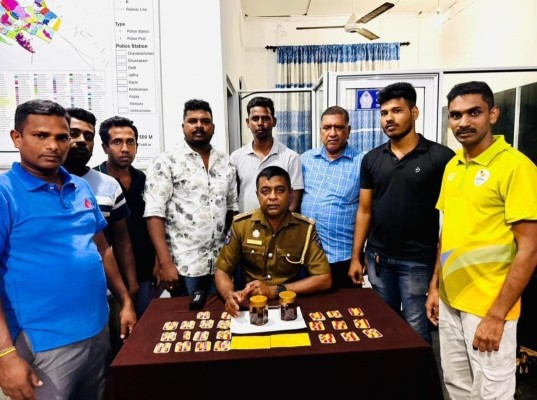 மாசி கருவாடு சம்பல் போத்தலுக்குள் போதை மாத்திரைகள்; கொழும்பிலிருந்து கடத்தி வந்த மூவர் யாழில் கைது! 